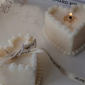 Heart cake soy candle